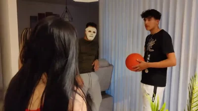 Gostosa transando com vizinho sortudo safado