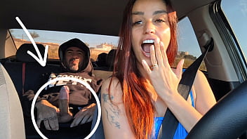 Peguei o passageiro se masturbando e não resistir fodi gostoso